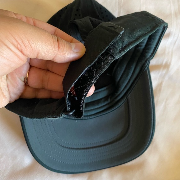 Nike Women’s athletic Hat - Picture 3 of 4